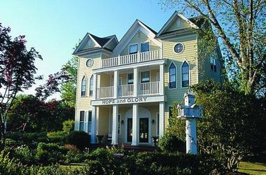 The Hope and Glory Inn, a Romantic Getaway in Virginia - 1 hour 20 minutes