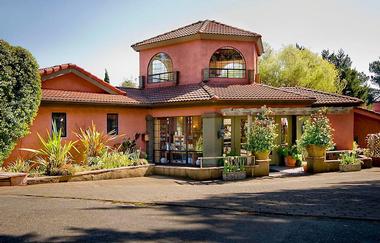 California Honeymoon: Sonoma Coast Villa