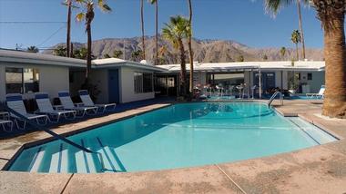 Getaways Near Me: Palm Springs Rendezvous