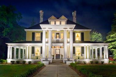 Romantic Weekend Getaways in SC: The Columns - 2 hours 20 min from Charleston